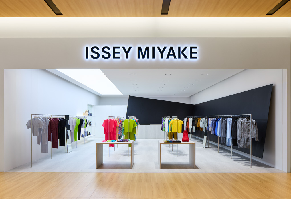 ISSEI MIYAKE関西空港