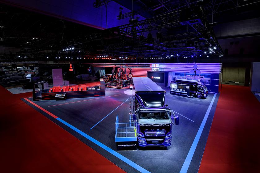 44th Tokyo Motor Show 2015 - Mitsubishi Fuso Truck and Bus booth