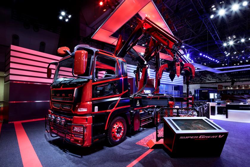 44th Tokyo Motor Show 2015 - Mitsubishi Fuso Truck and Bus booth